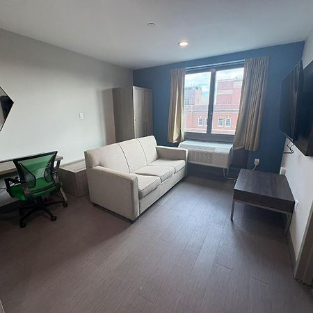 Holiday Inn Express & Suites New York City Exterior photo